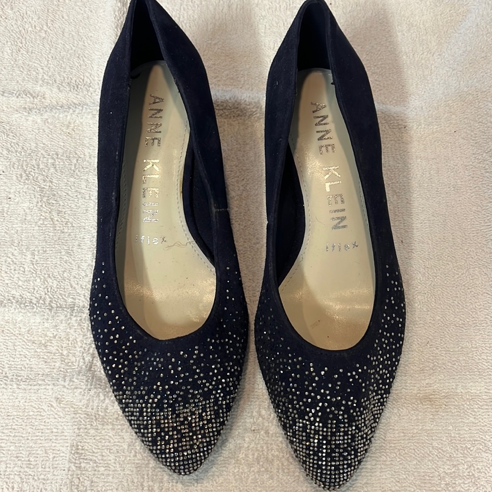Anne Klein Navy blue with rhinestone detail. Size 7.5.